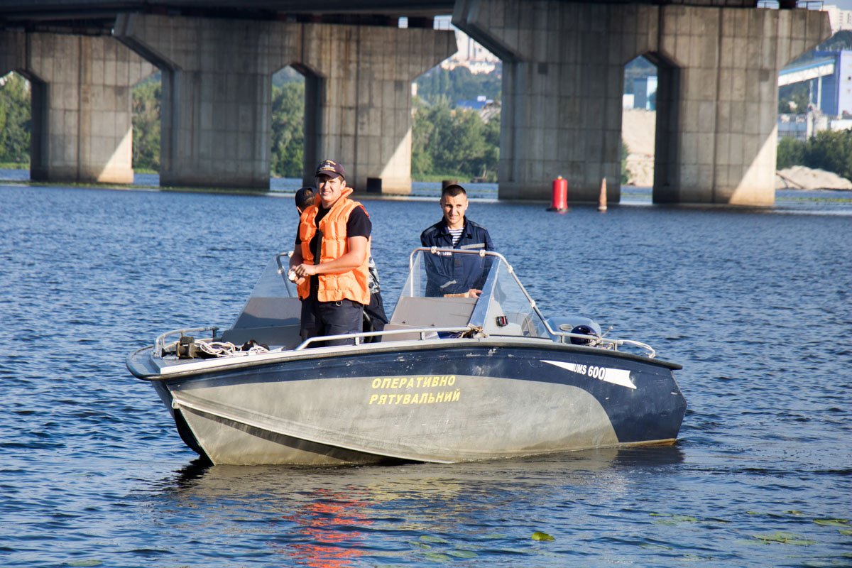 Издалека мужчине показалось, что это камень, но зайдя в воду он понял, что перед ним утопленник