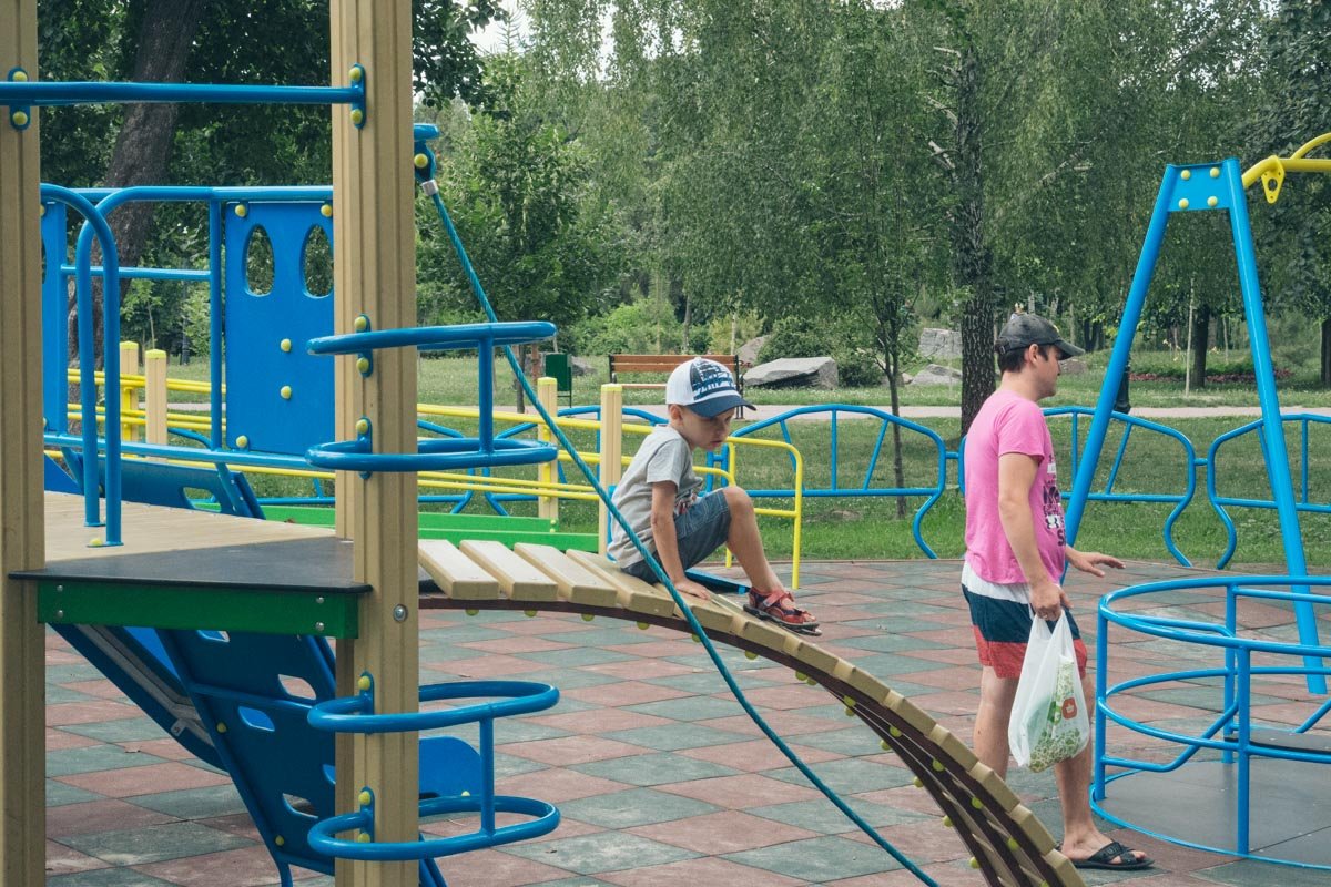 Для деток поставили площадки Для деток поставили площадки