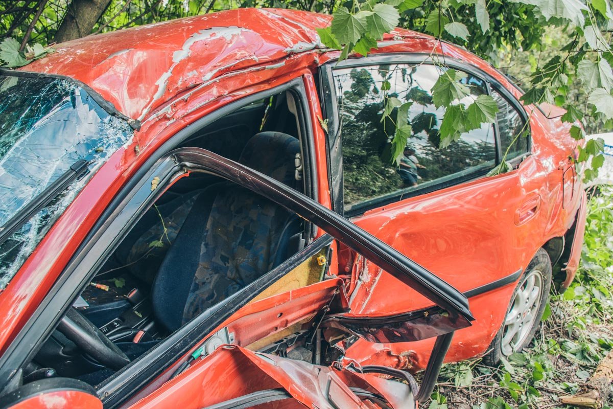 В результате аварии два человека госпитализированы В результате аварии два человека госпитализированы