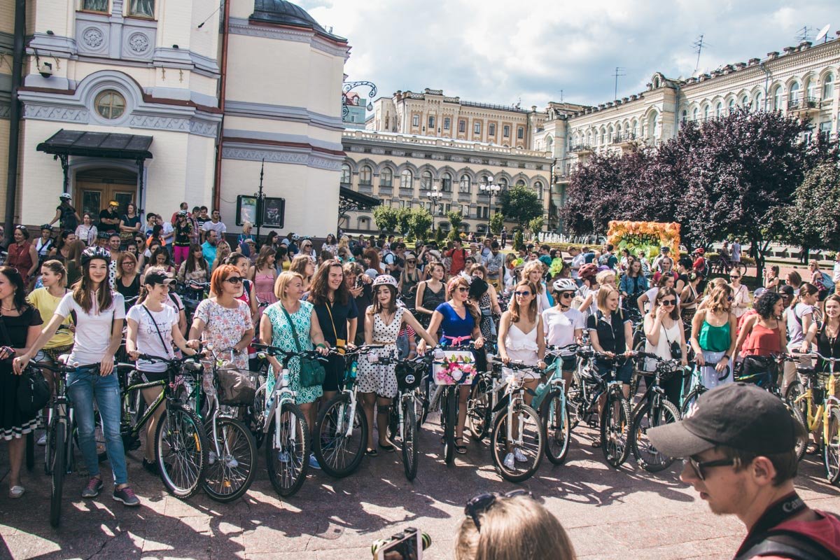 В субботу, 14 июля, в центре столицы прошел велопарад девушек KyivCycleChic