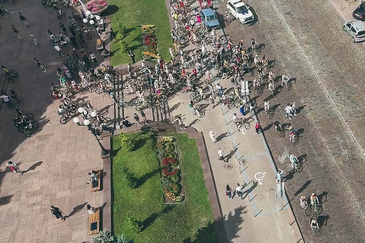 Самые опытные поехали по тяжелому маршруту - более длинному. Новички же решили сократить дистанцию