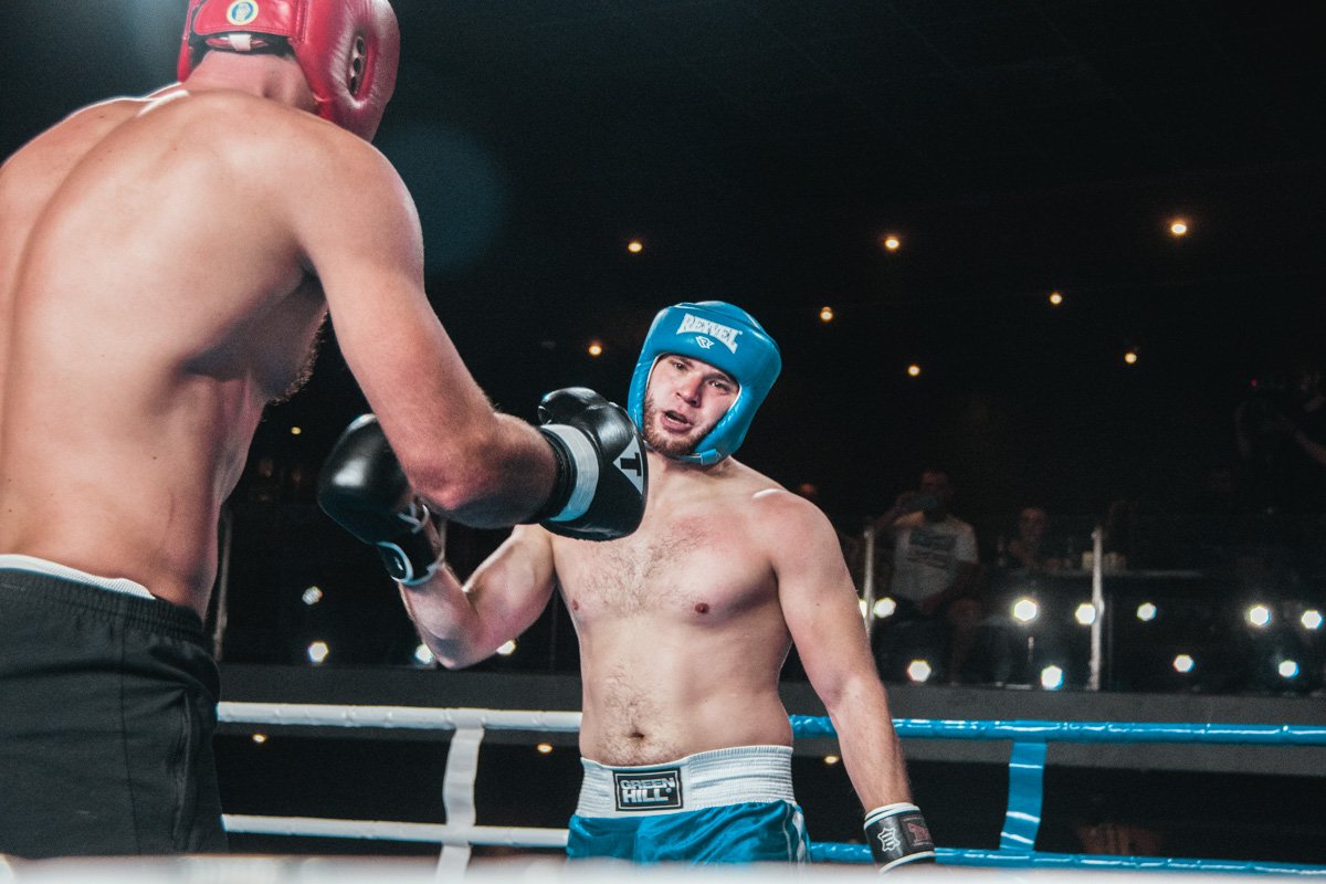 На ринге было очень жарко