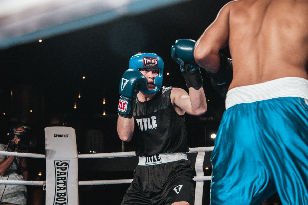 Счет вечера составил 5:3 в пользу мирных граждан