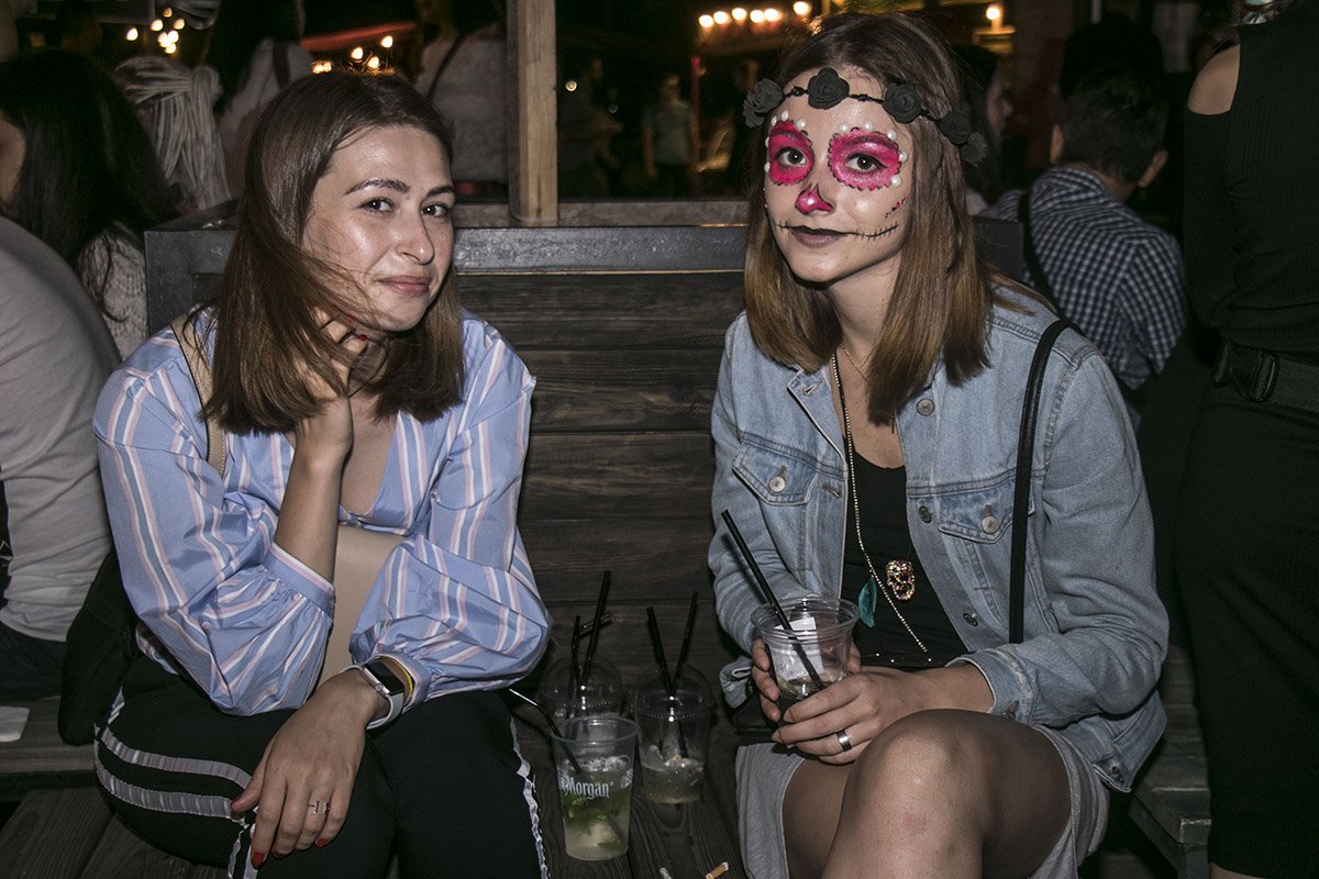 Яркие девушки этого вечера!