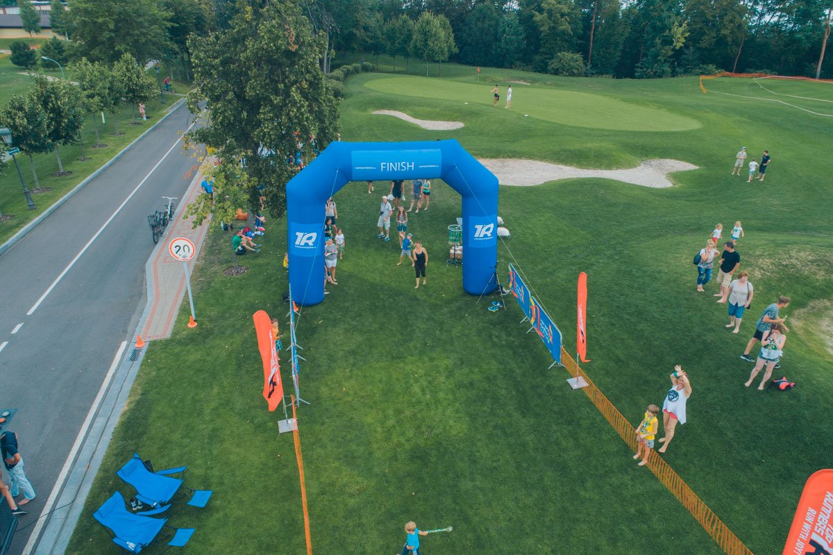 В забеге приняли участие около сотни желающих