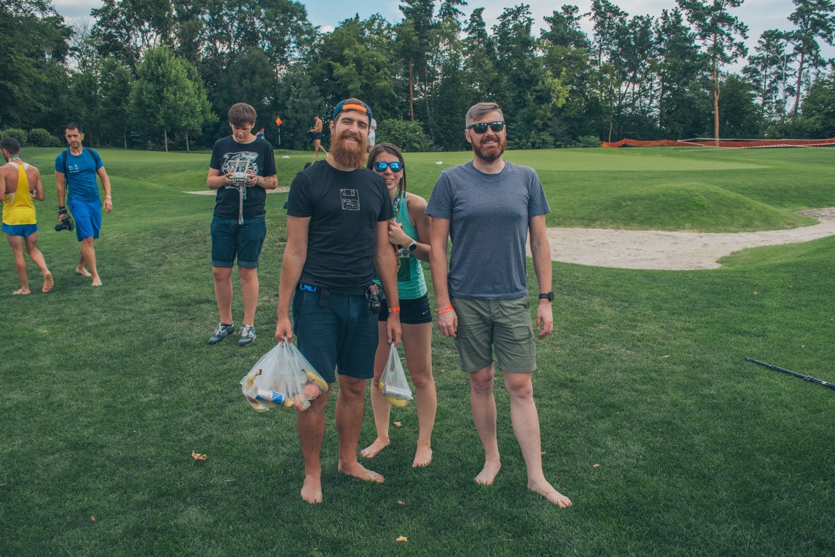 Также не обидели и других спортсменов - организаторы пригласили всех отдохнуть и поесть полевую кашу