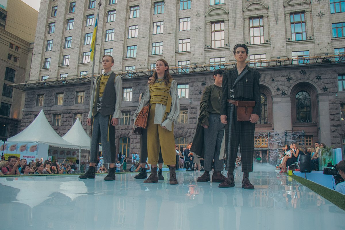 Моделями были как девочки, так и мальчики