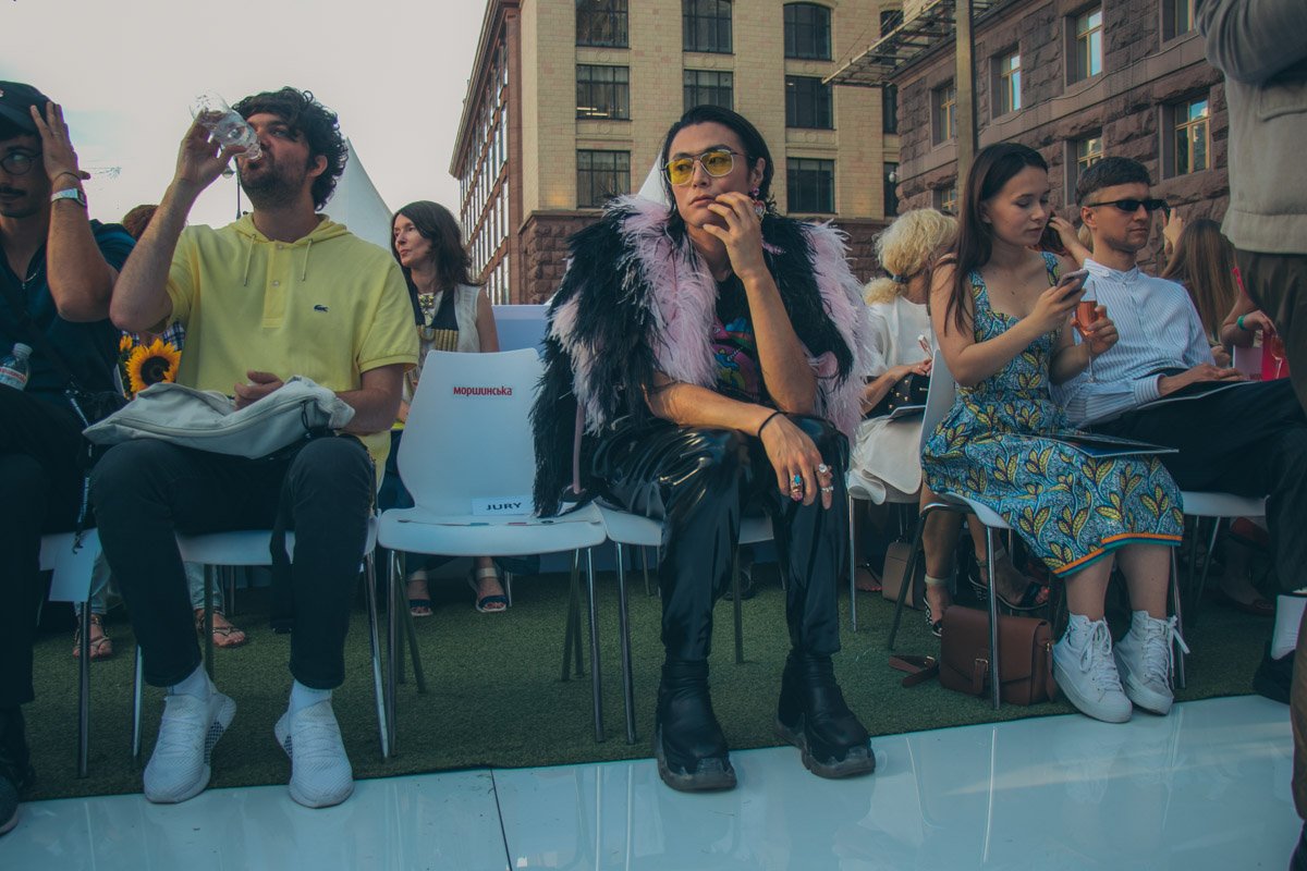 А вот он надел бы