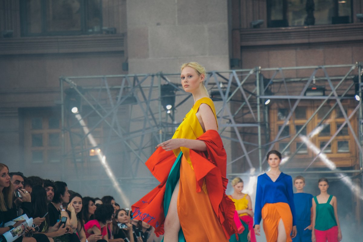 Красочный получился Крещатик в этот вечер