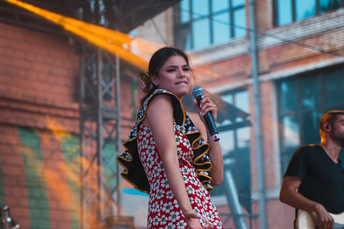 21-летняя Мишель Андраде родилась в боливийском городе Кочабамба.