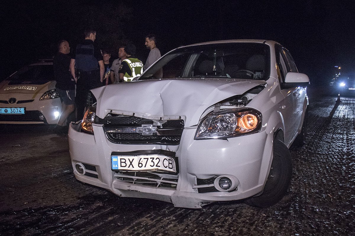 В Киеве на улице Светлой произошло ДТП с пострадавшими В Киеве на улице Светлой произошло ДТП с пострадавшими