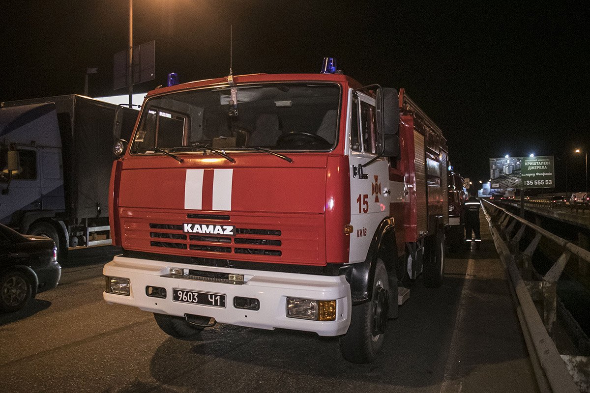 На место выезжали пожарные