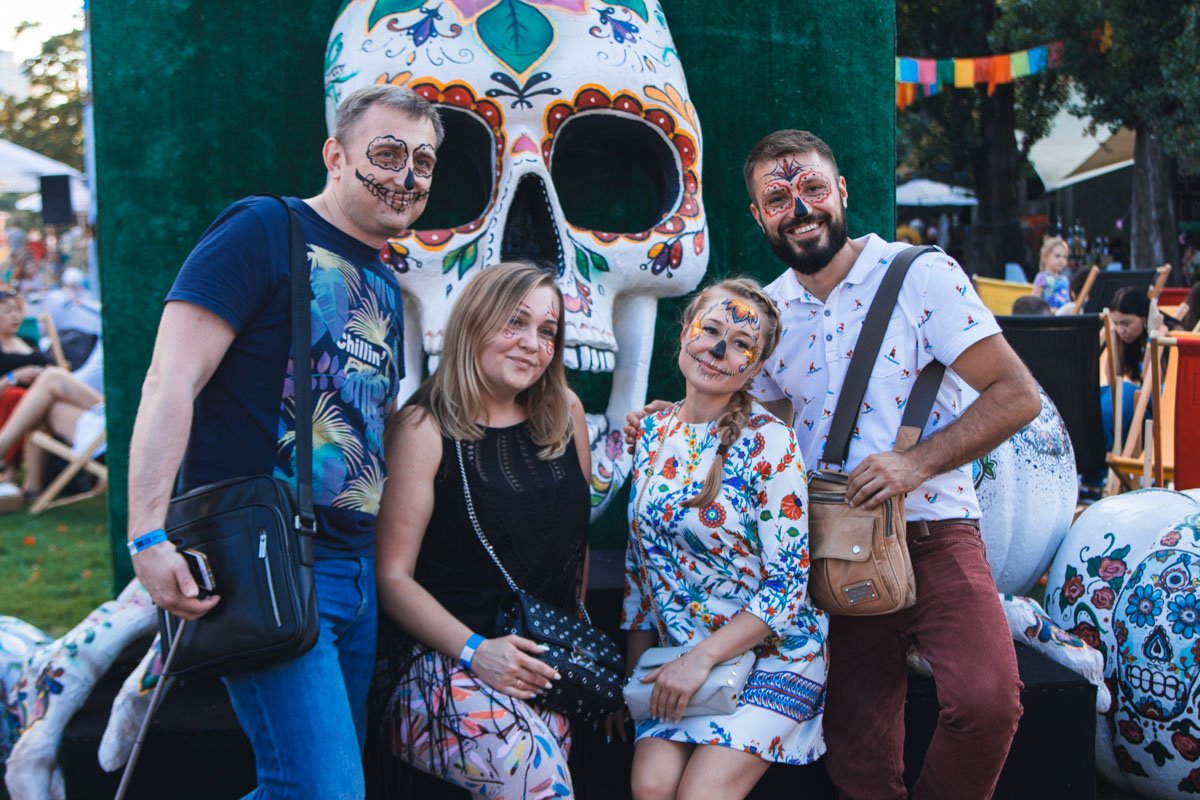 Устрашающий макияж - обязательны атрибут карнавала Устрашающий макияж - обязательны атрибут карнавала