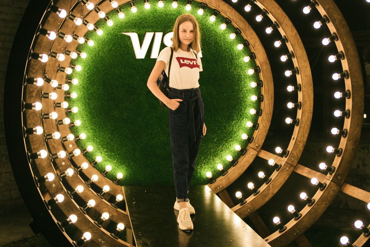 Уверенный модельный взгляд Уверенный модельный взгляд