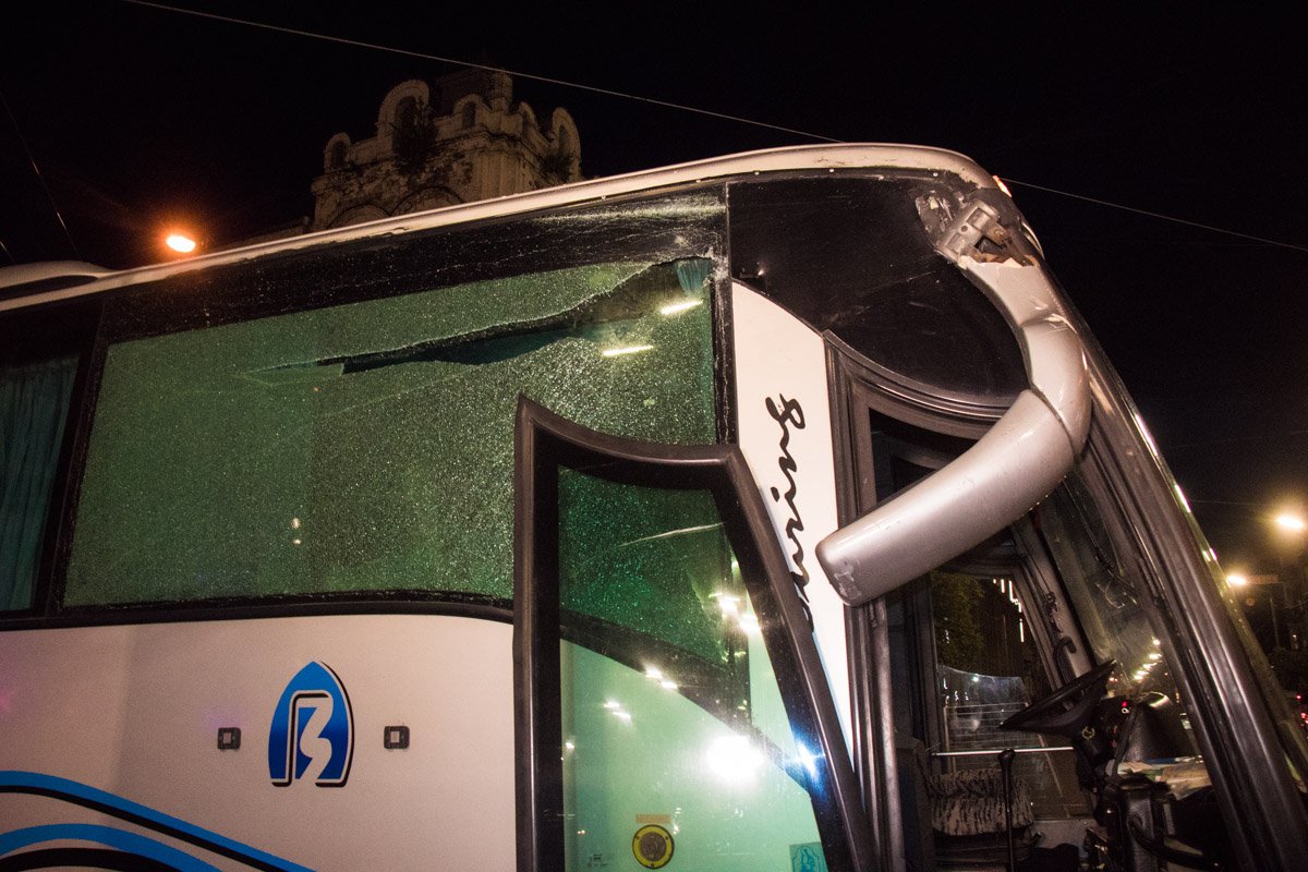 Водитель не заметил этого и поехал дальше