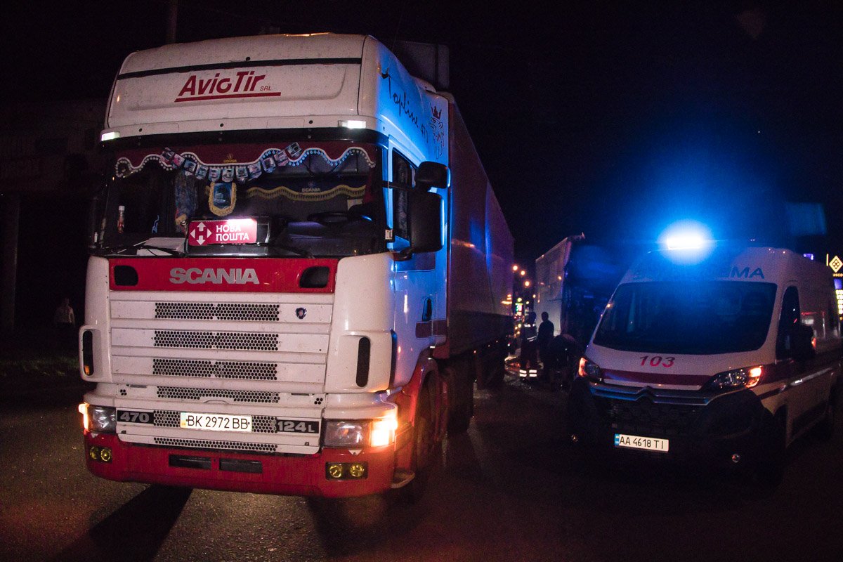 Водитель MAN не среагировал на остановку тягача и врезался в полуприцеп грузовика