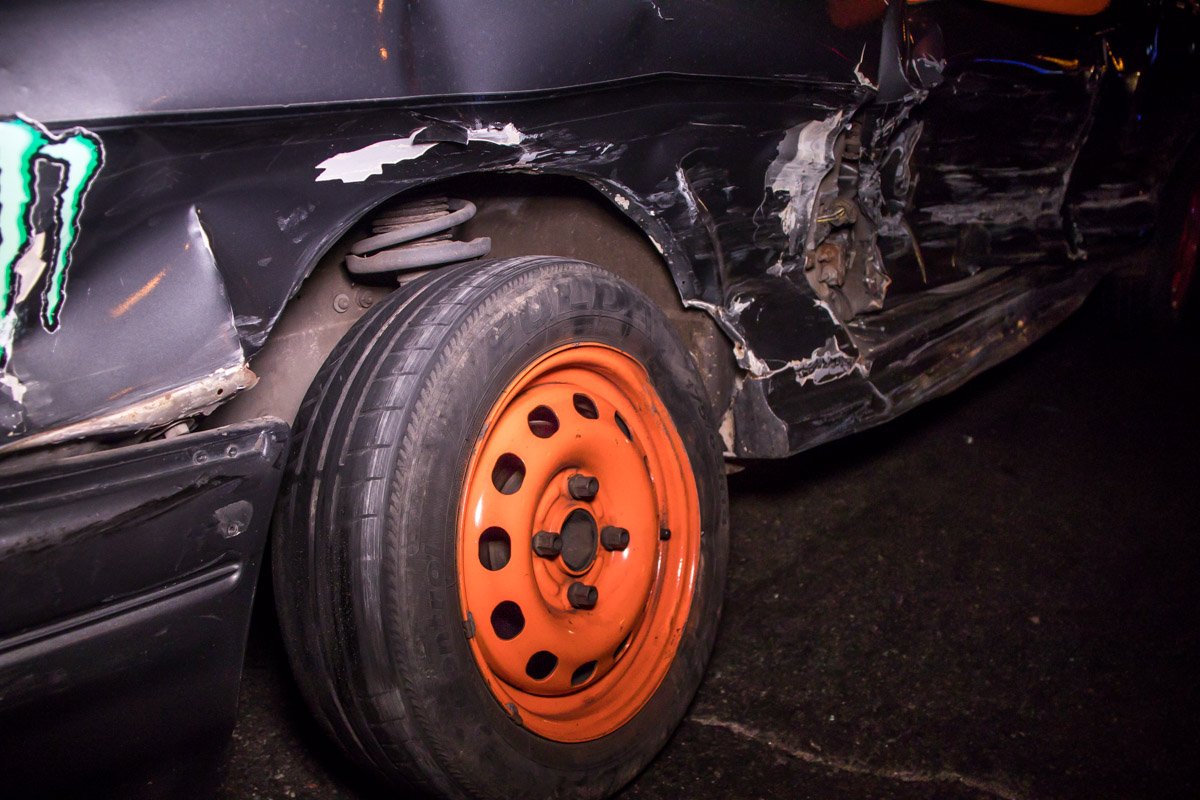 Во вторник, 17 июля, на пересечении улицы Тростянецкой и Харьковского шоссе столкнулись автомобили Chrysler Neon и Ford Sierra