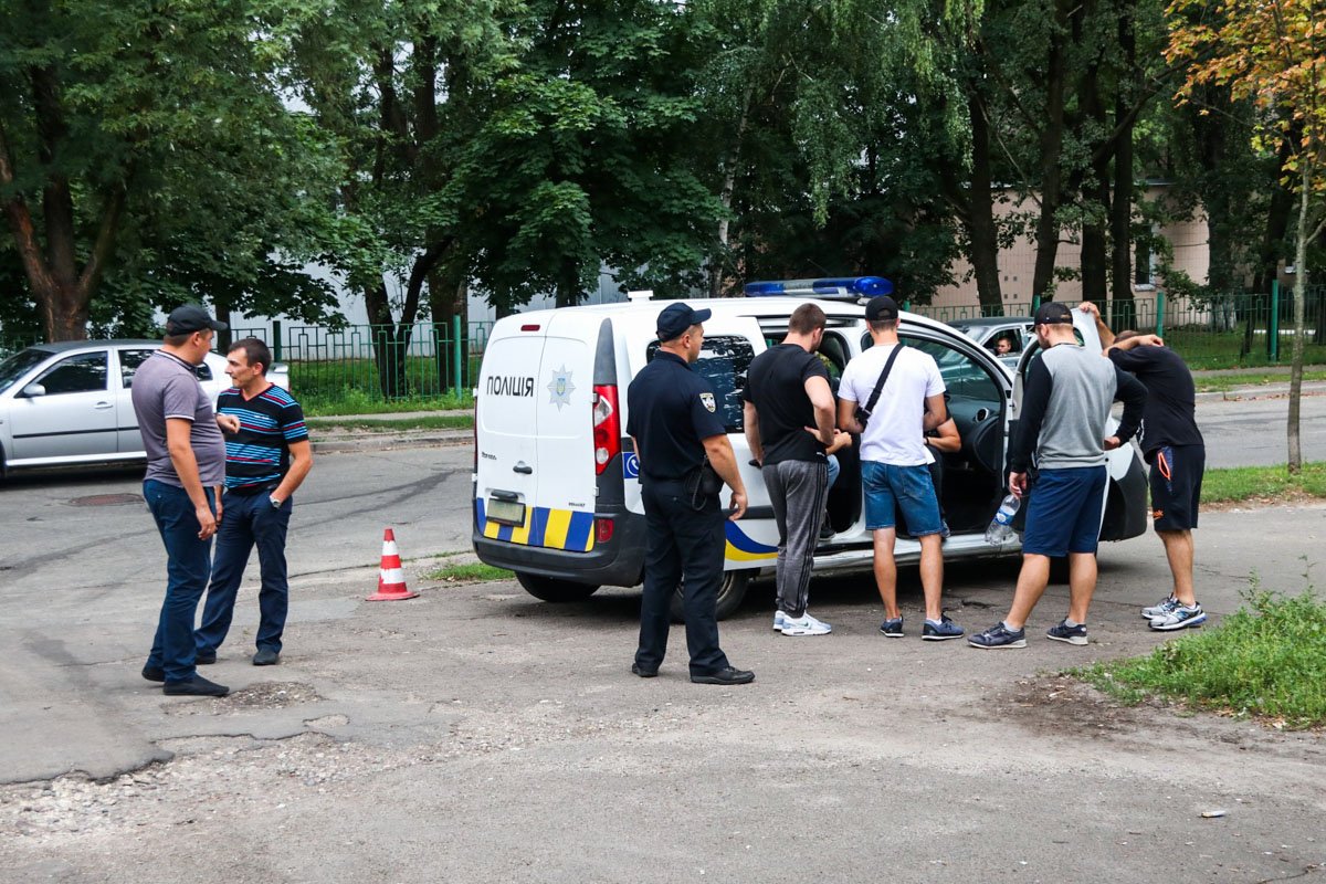 Конфликт произошел между лицами грузинской национальности, которые украли мобильный, владельцем телефона и патрульными, которые пытались их растянуть