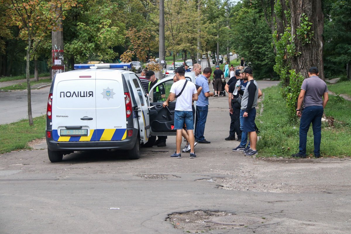 События происходили возле дома 15 по улице Матеюка