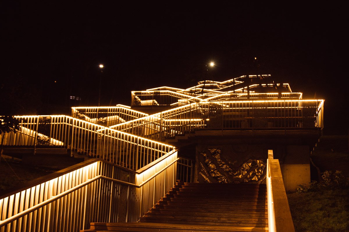 Снизу не менее красиво и ярко!