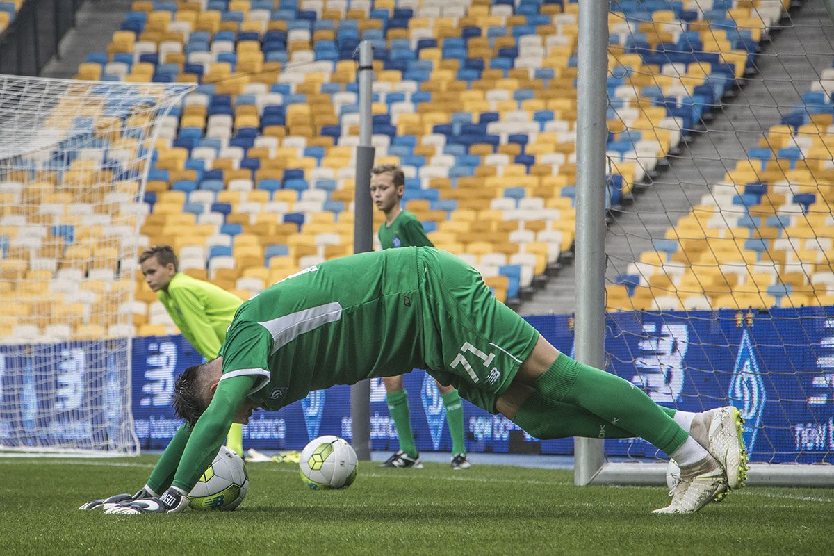 После чего там же провела открытую тренировку