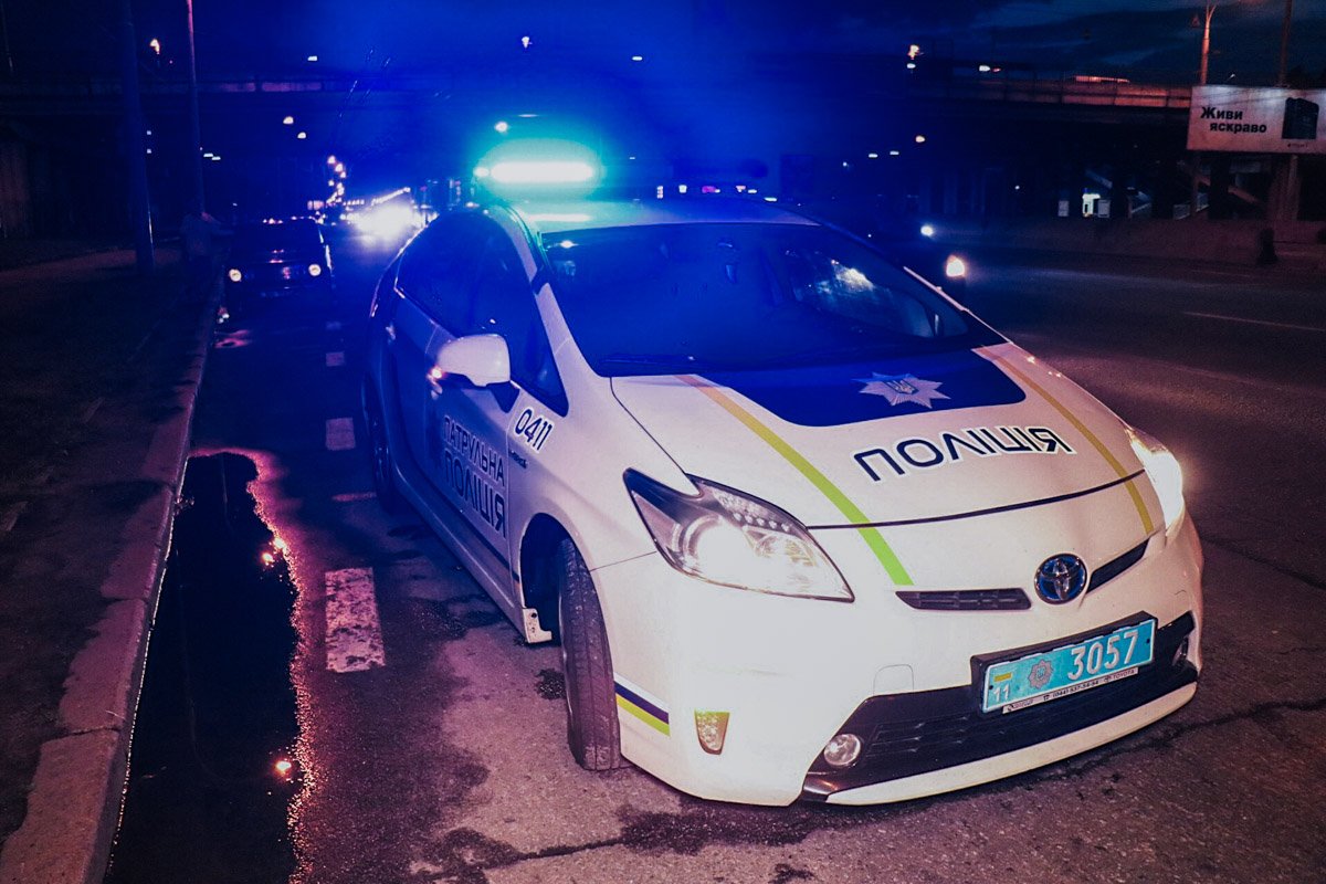 По прибытию полиции выяснилось, что у виновника ДТП нет при себе водительского удостоверения