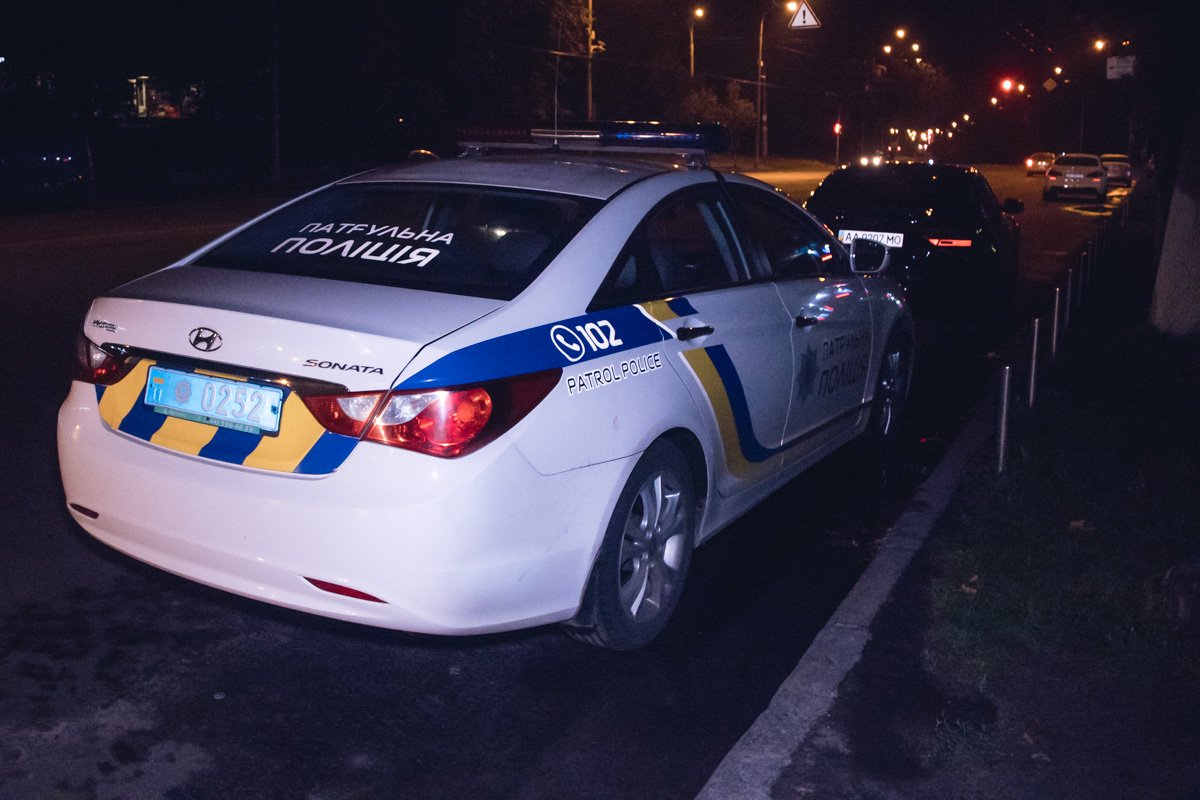 Вызов на линию экстренных служб поступил около 01:10