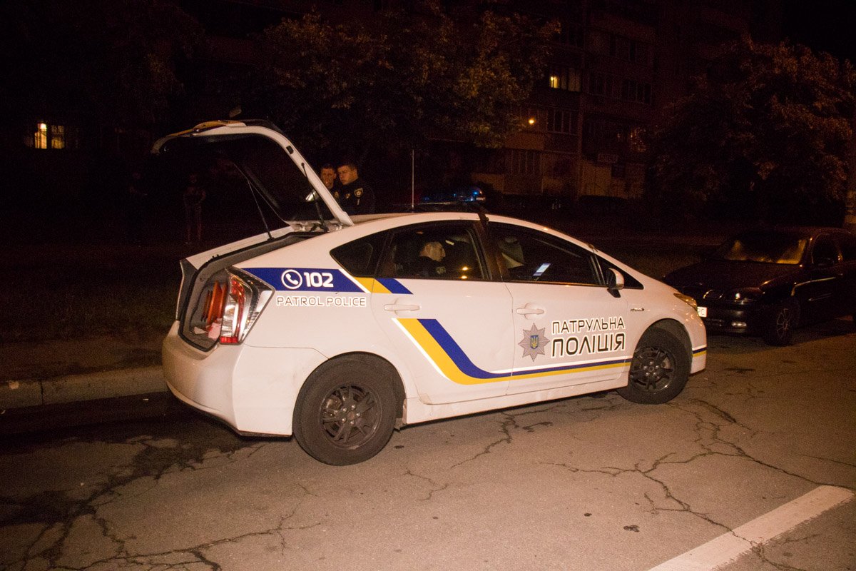 На месте работала патрульная полиция