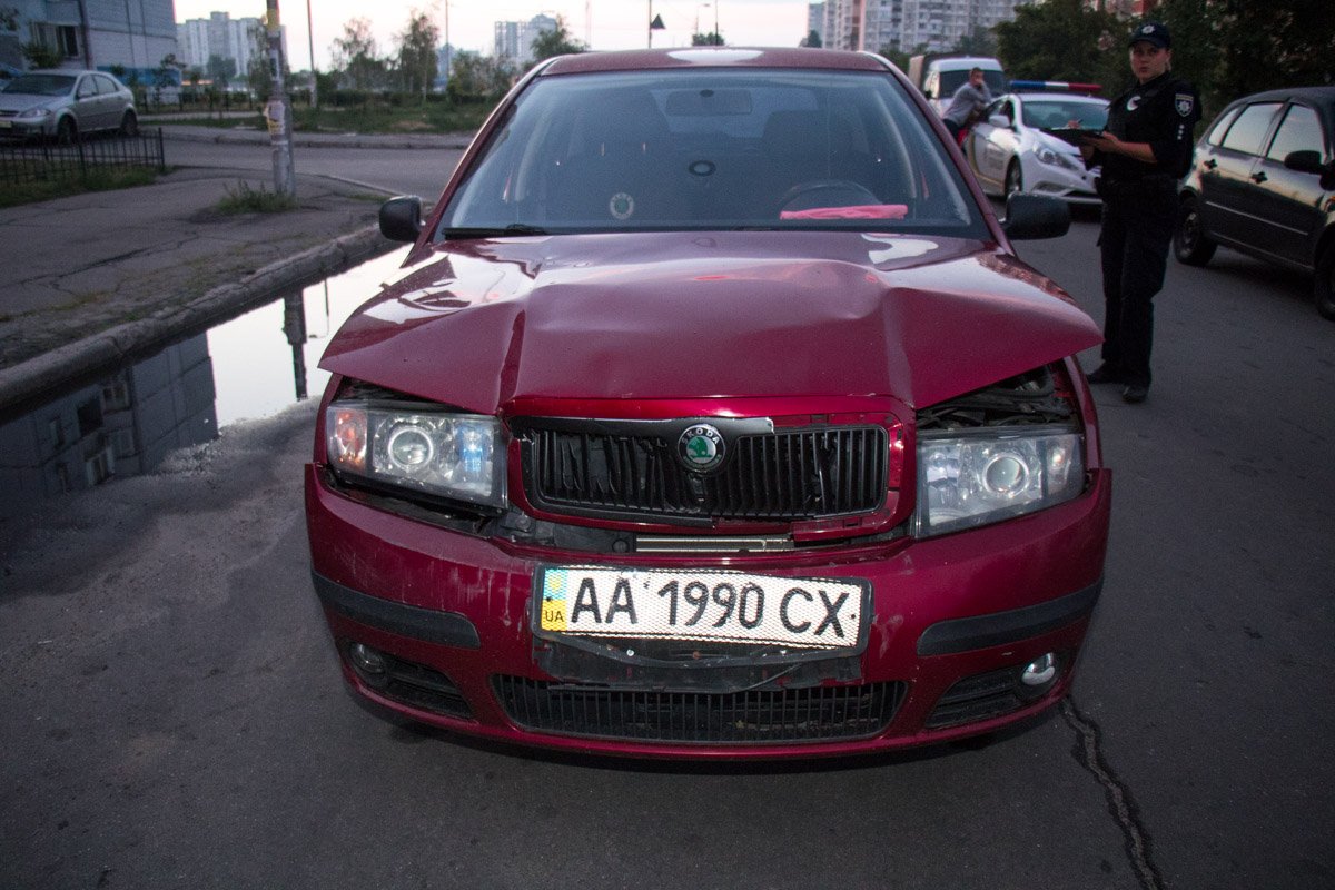 19 июля в Киеве на улице Константина Данькевича, 10 задержали мужчину. Он находился в состоянии алкогольного опьянения