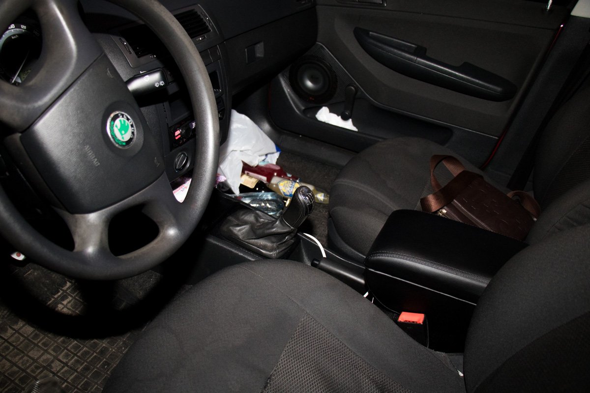 Надпитый алкоголь лежал в машине