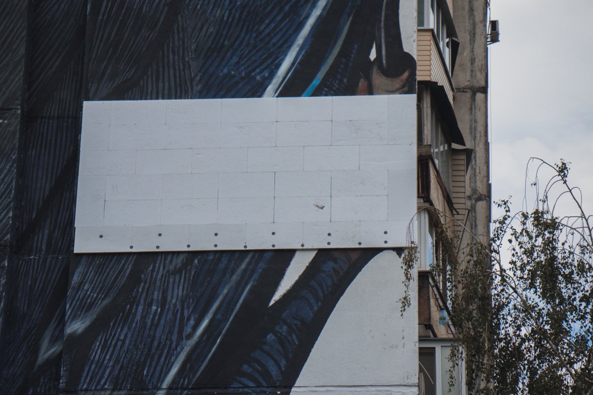 Подруга жильцов, утепливших квартиру, рассказала, что в квартире с утеплителем живет семья с двумя четырехлетними дочками