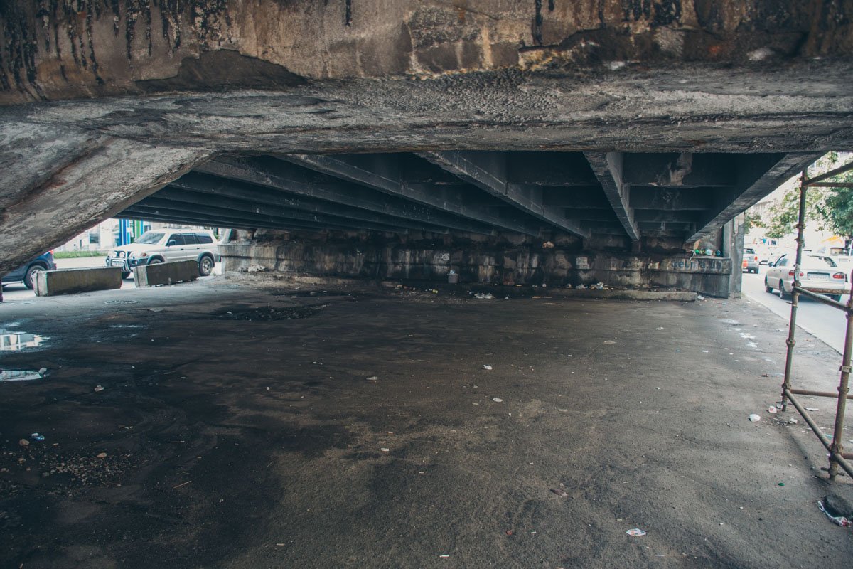 Начало ремонта Шулявского моста  перенесли на 1 июня, но по состоянию на 19 июля реконструкция так и не начата 