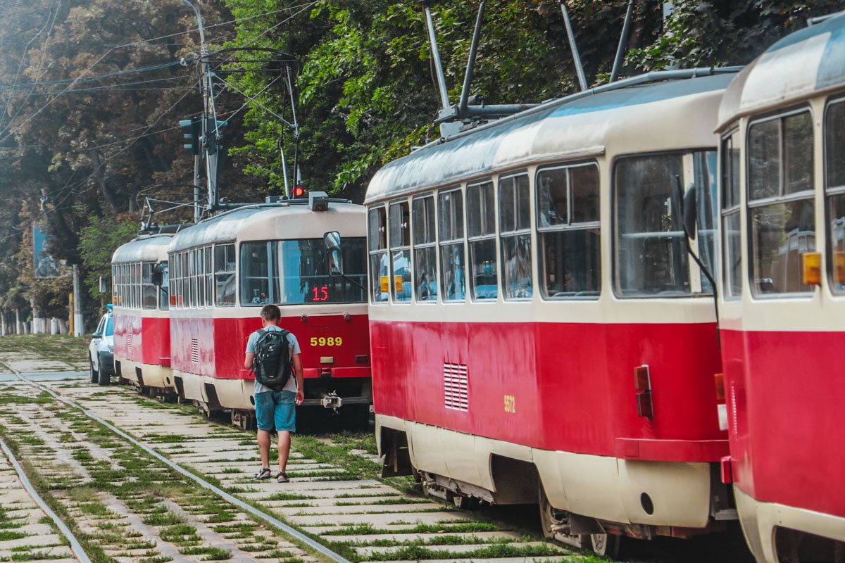 В Киеве около остановки Довнар-Запольского пожилой мужчина умер в салоне трамвая 