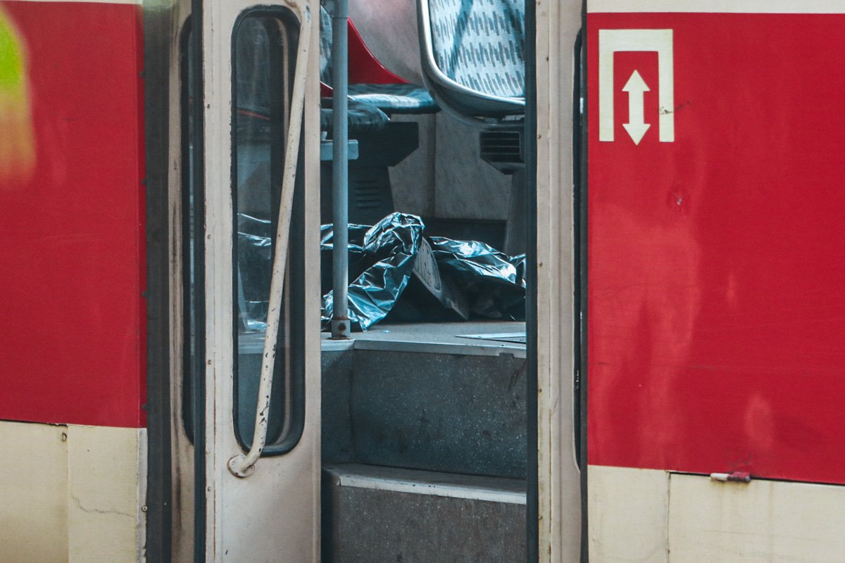 Умершему около 70 лет 