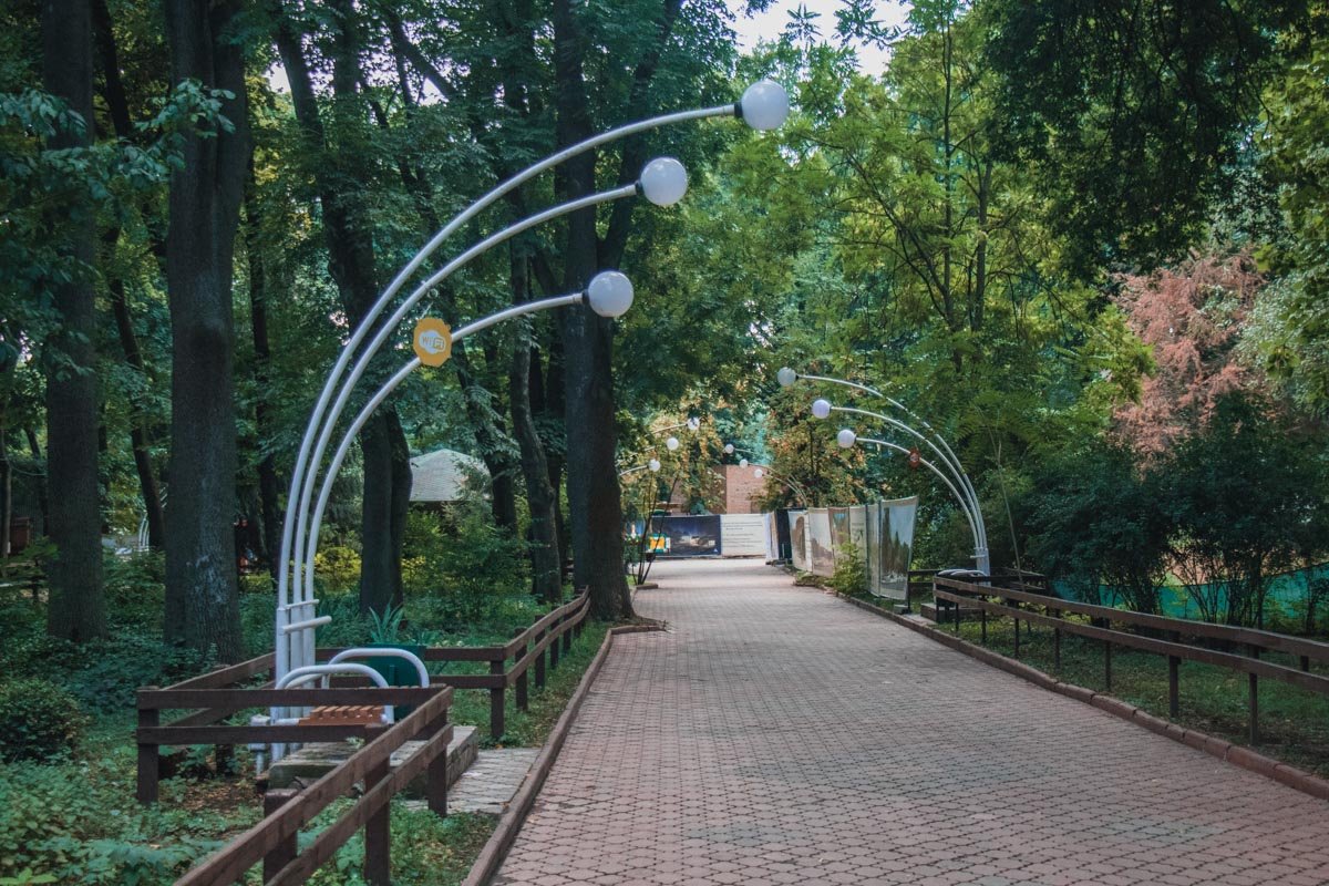 Здесь провели наружное освещение Здесь провели наружное освещение