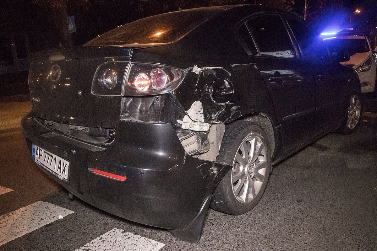 На улице Гетьмана столкнулись троллейбус и Mazda