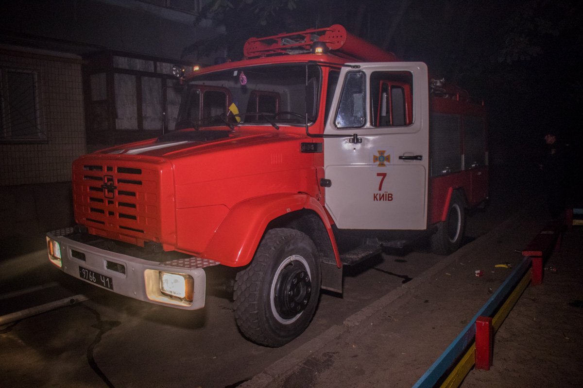 На месте работали 4 единицы основной и специальной техники