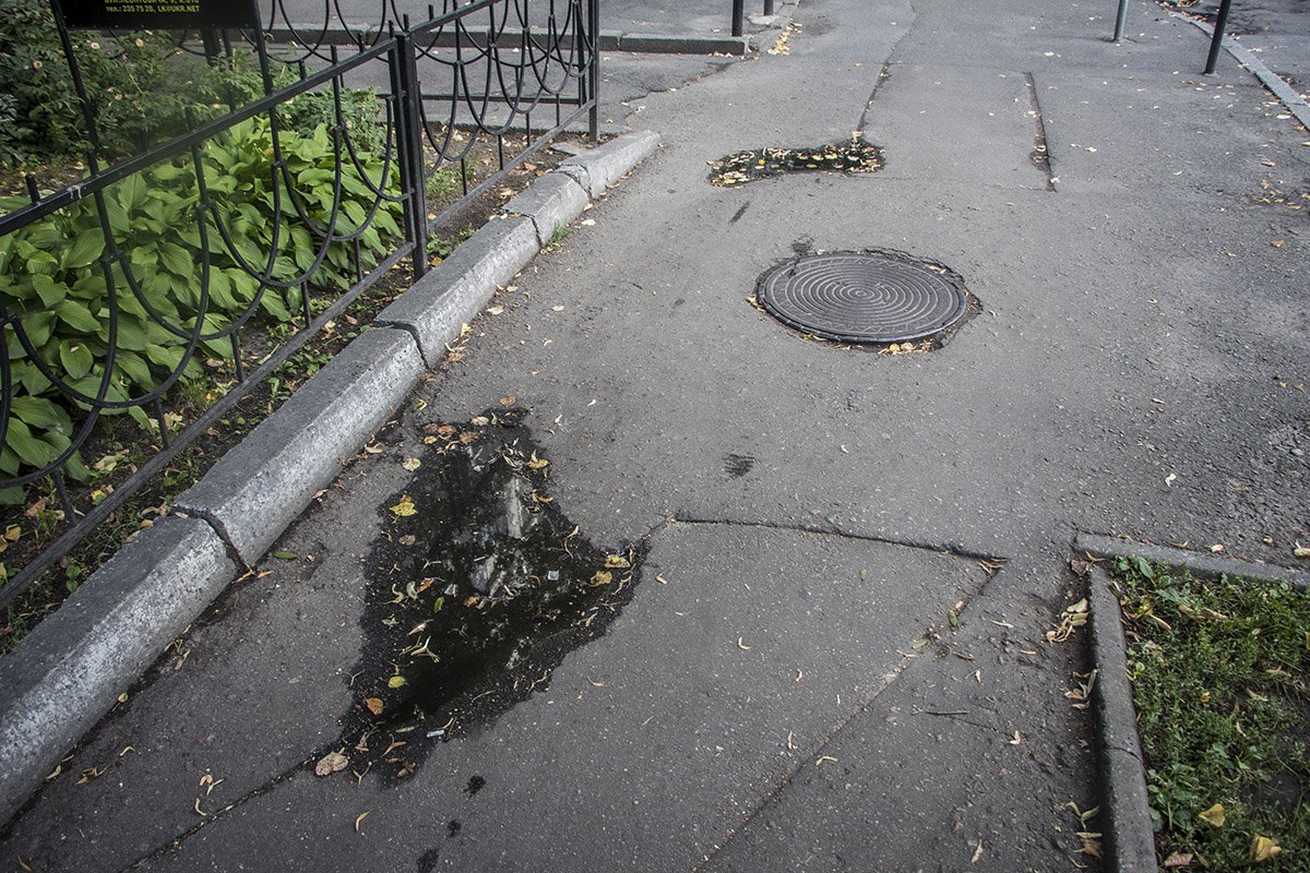 Рабочие отремонтируют тротуары, а также выложат тактильную плитку для людей с недостатками зрения