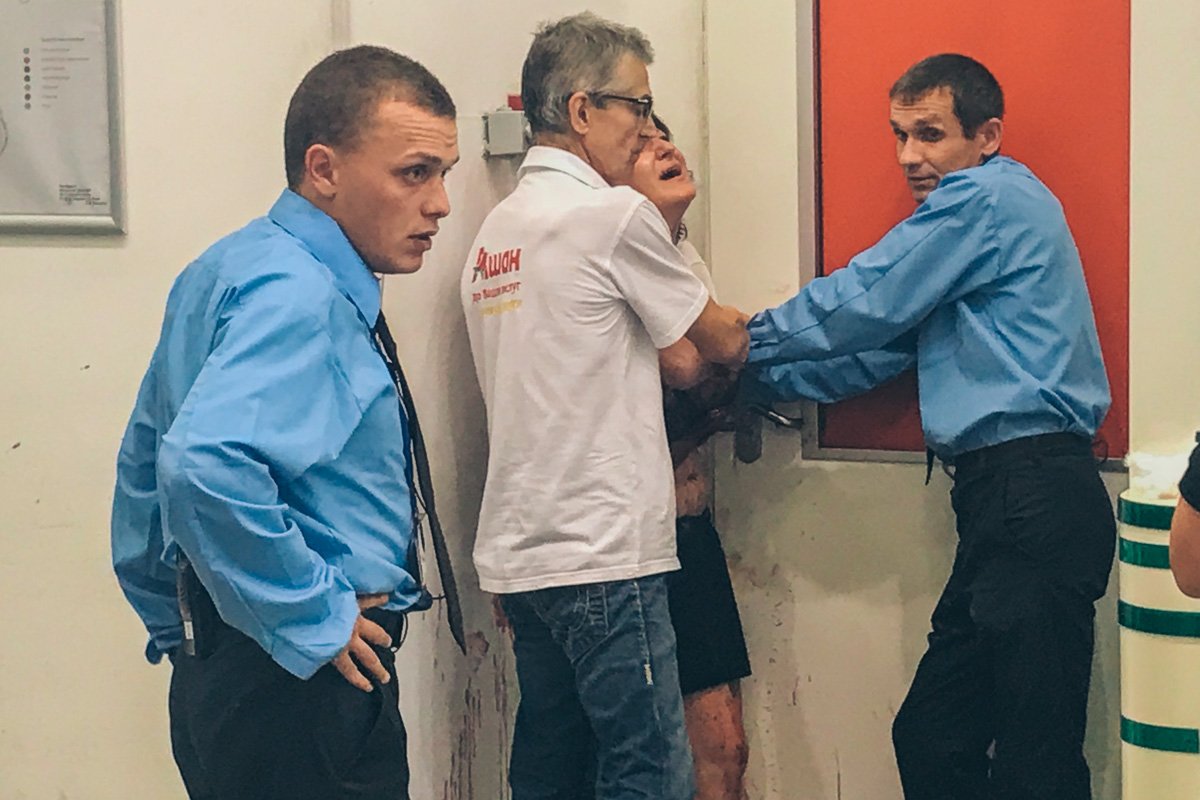 Как рассказал один из продавцов, мужчина украл товар в "Ашане" на 500 гривен (рюкзак)