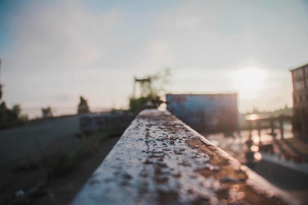 На рассвете выходного дня столица как будто замерла в безмолвной тишине