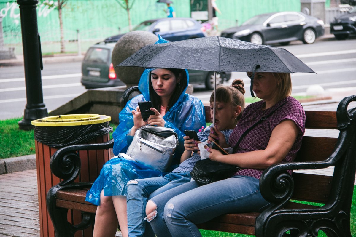 Два выхода из дождливой ситуации. Главное, чтобы дома не сидеть!