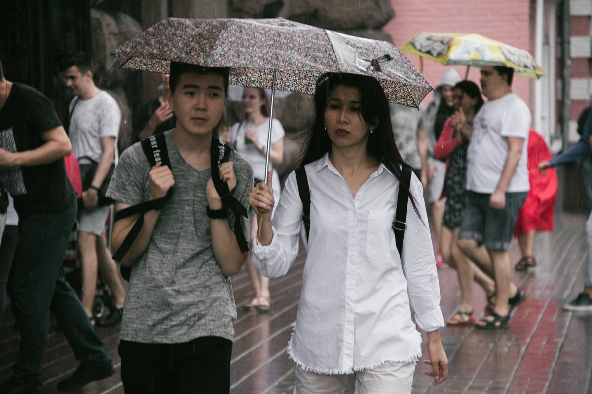 Все бегут по своим делам