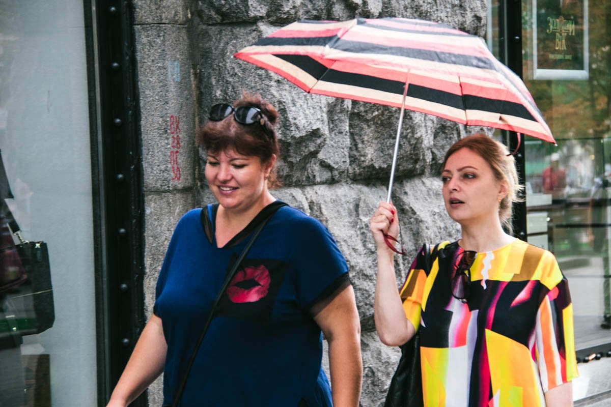 Похвастаться новым красивым зонтиком - чем вам не плюс?