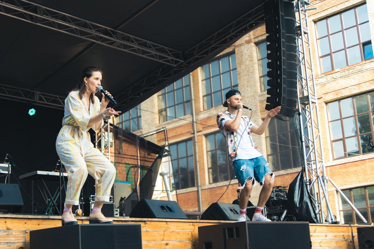 Песни, танцы, смех и радость - вот, что такое Кураж