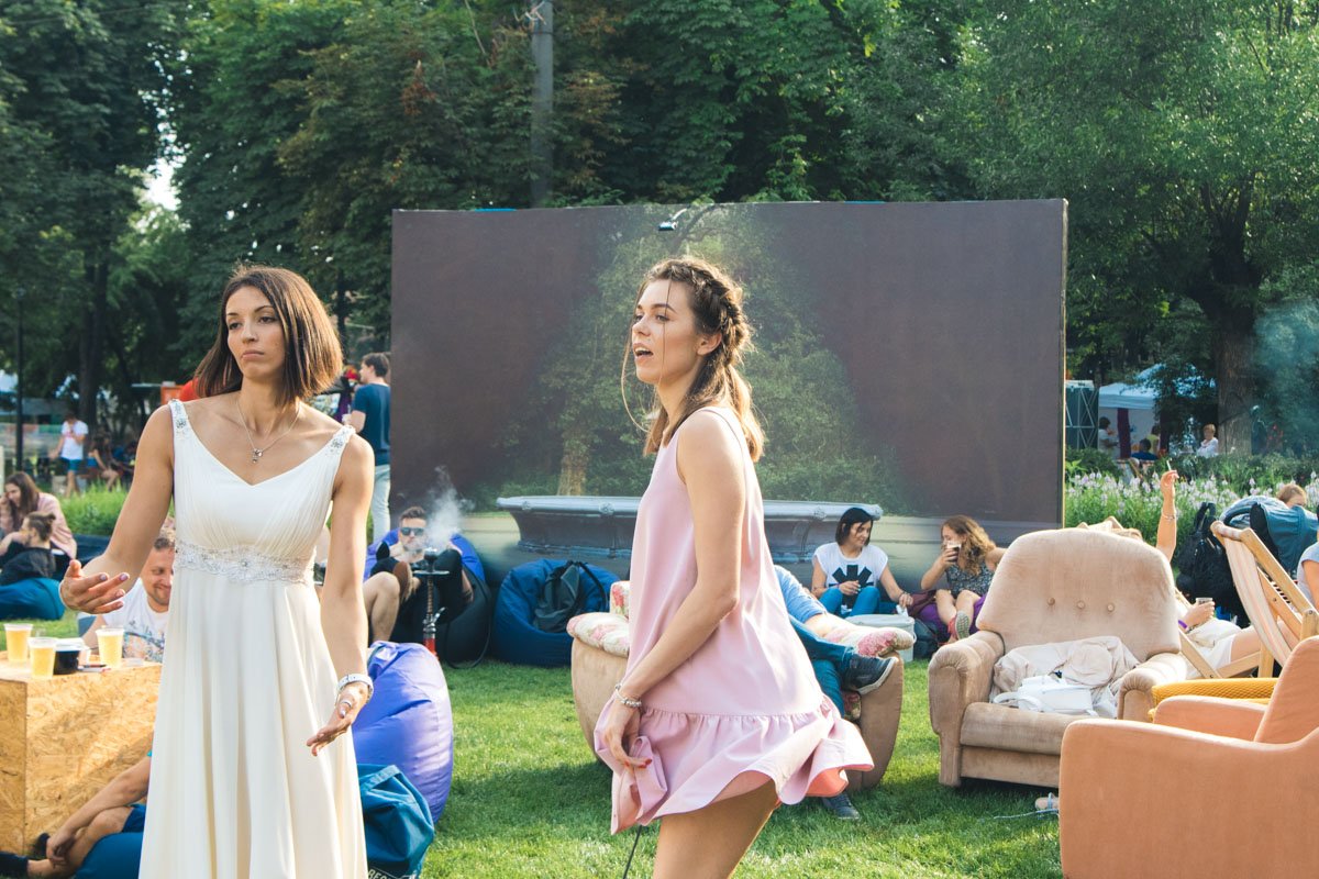 Знаменитый фонтан, у которого плясали шестеро друзей Знаменитый фонтан, у которого плясали шестеро друзей