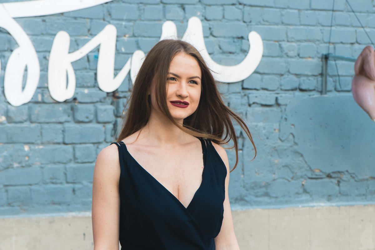 Успеть сфотографироваться, пока не пошел дождь и не испортил укладку Успеть сфотографироваться, пока не пошел дождь и не испортил укладку