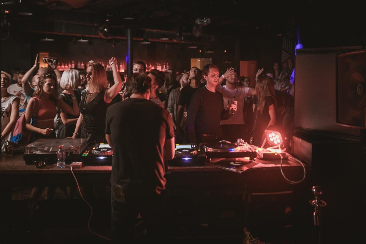 asMe – диджей и продюсер, его история с музыкой началась в Молдове и дошла до нас