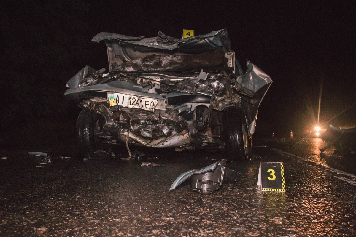 В воскресенье, 22 июля, на Гостомельском шоссе на выезде из Киева произошла авария с участием автомобилей Suzuki SX4 и Renault Megane