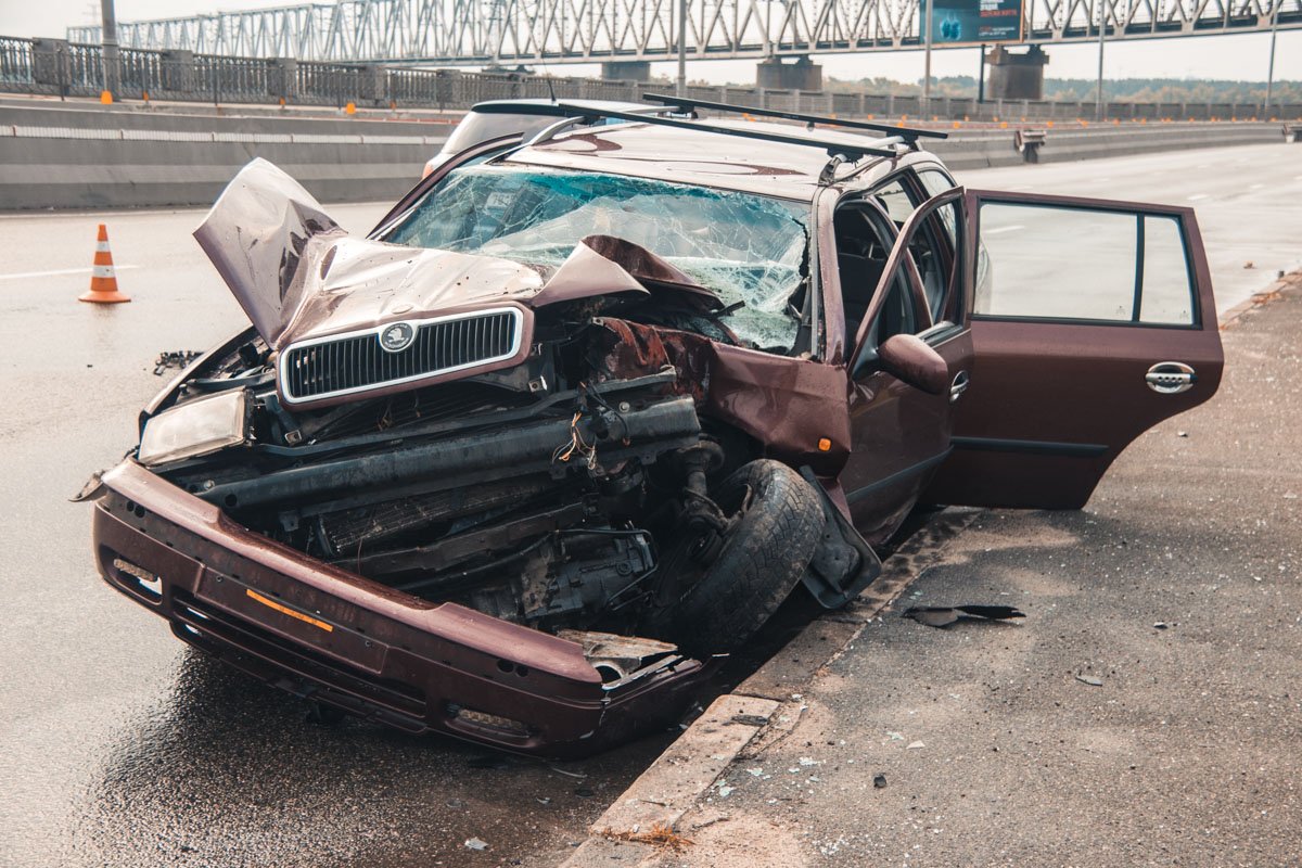 В воскресенье, 22 июля, на улице Набережно-рыбальской произошло ДТП с участием двух автомобилей Skoda