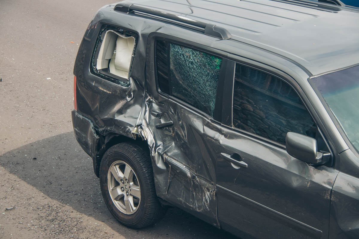 Мужчине водителю и женщине-пассажиру из Honda госпитализация не понадобилась Мужчине водителю и женщине-пассажиру из Honda госпитализация не понадобилась